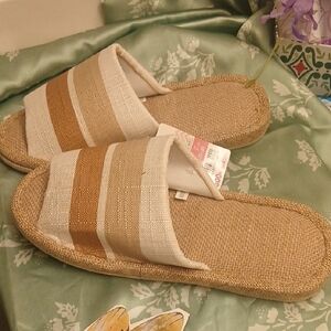 Elegant Tan and Cream Women's Slippers